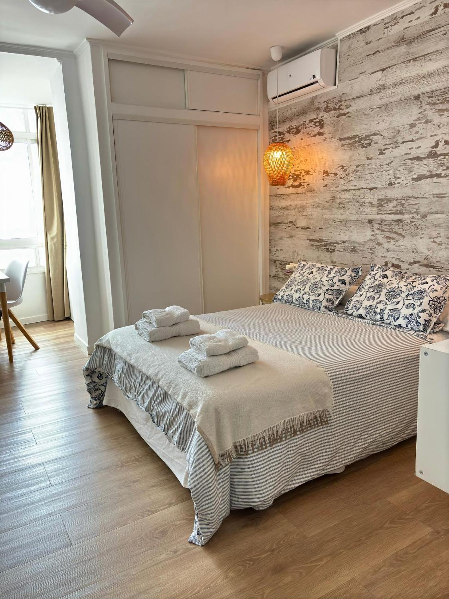 Ar Apartments - Central And Modern Apartment In Benalmádena Eksteriør billede