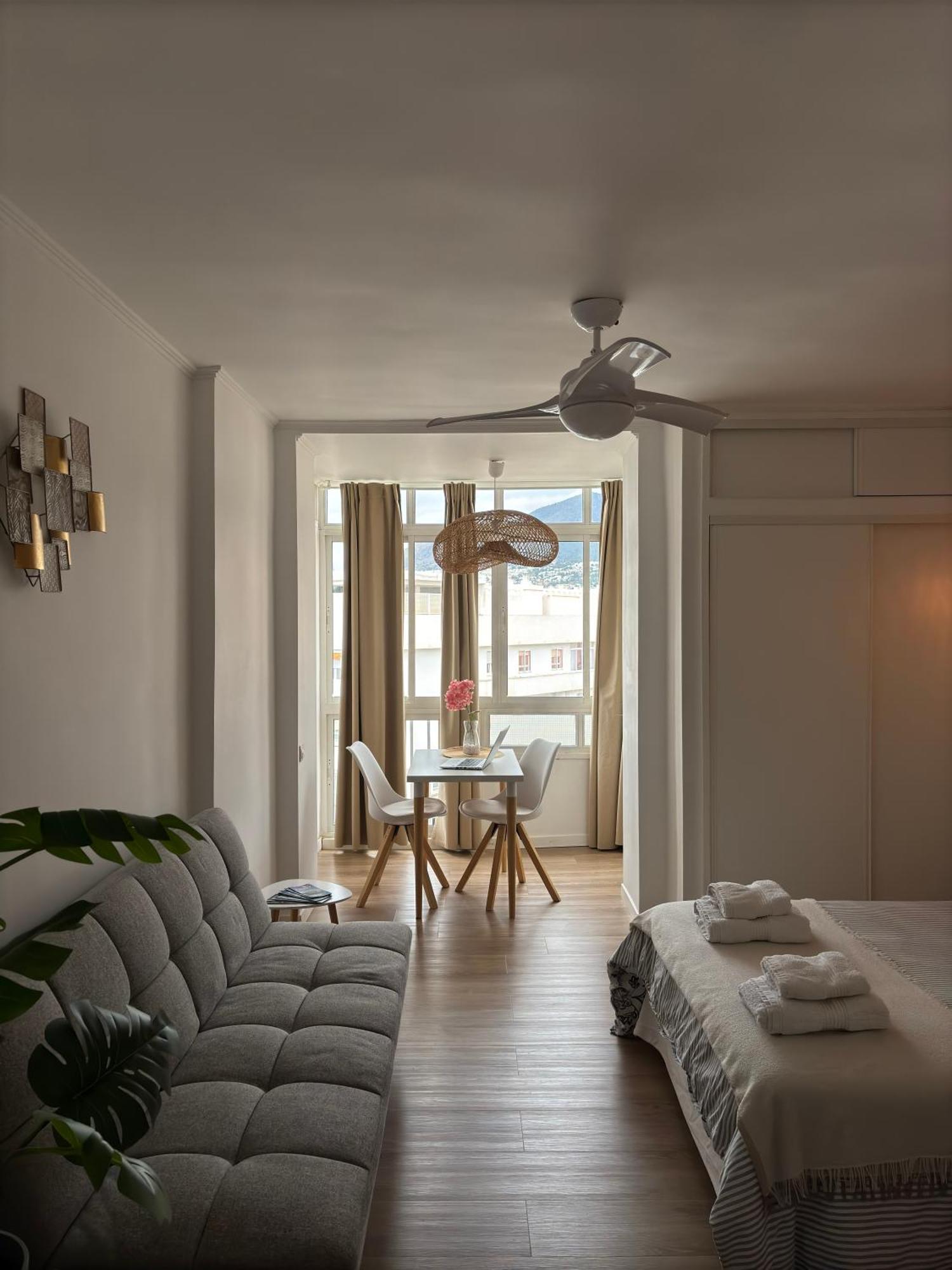 Ar Apartments - Central And Modern Apartment In Benalmádena Eksteriør billede